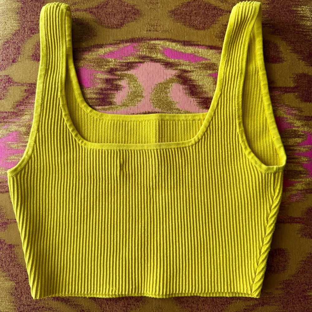 Aritzia Babaton Yellow Ribbed Crop Tank Top Size Small - Picture 3 of 7
